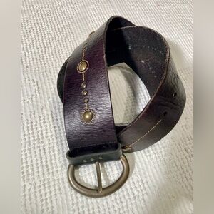 Fossil Genuine Leather 2 1/2” wide belt
Dark Brown with Bronze beading